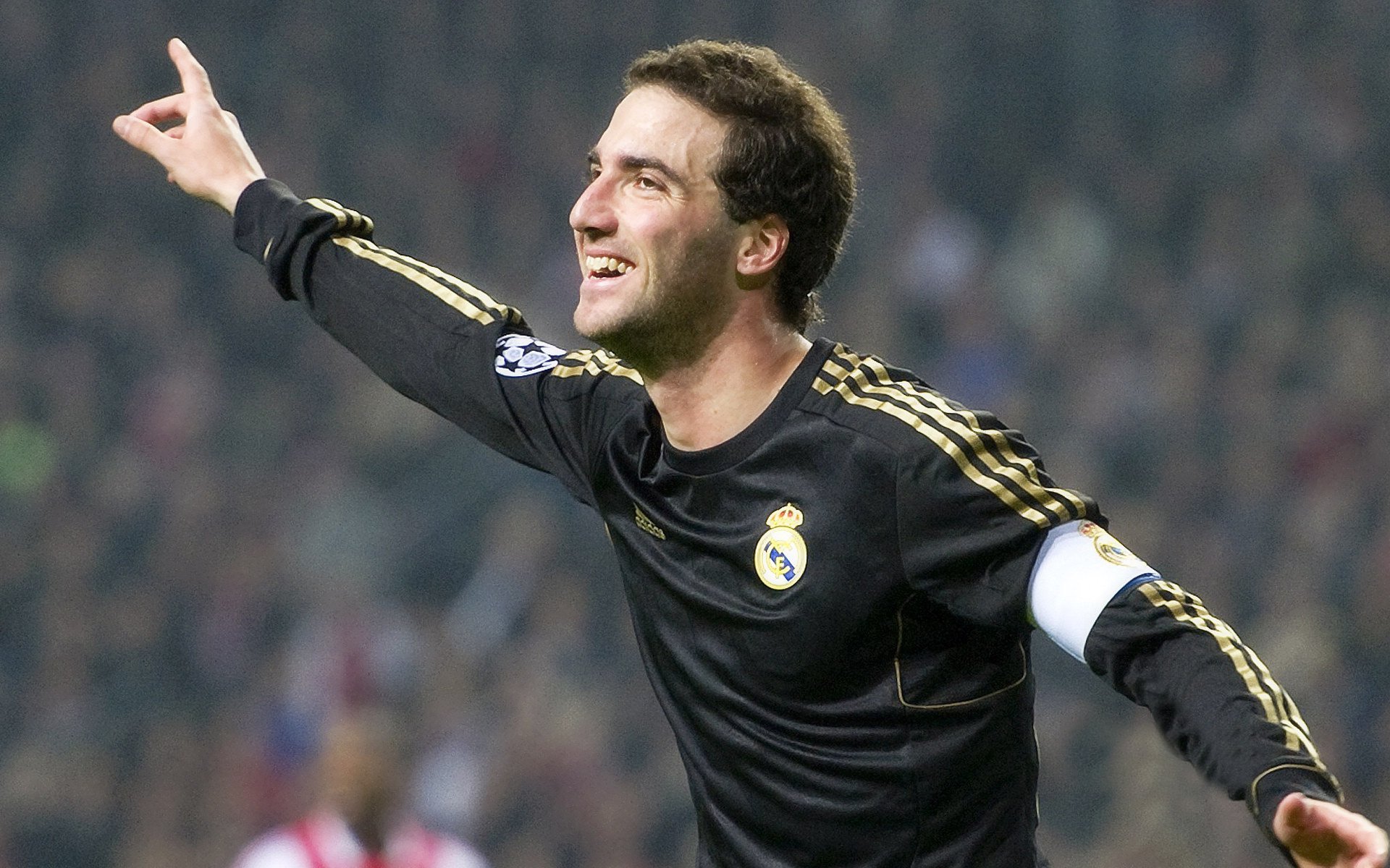 德甲多特蒙德新援表现令人期待,多特蒙德拿过几年德甲冠军