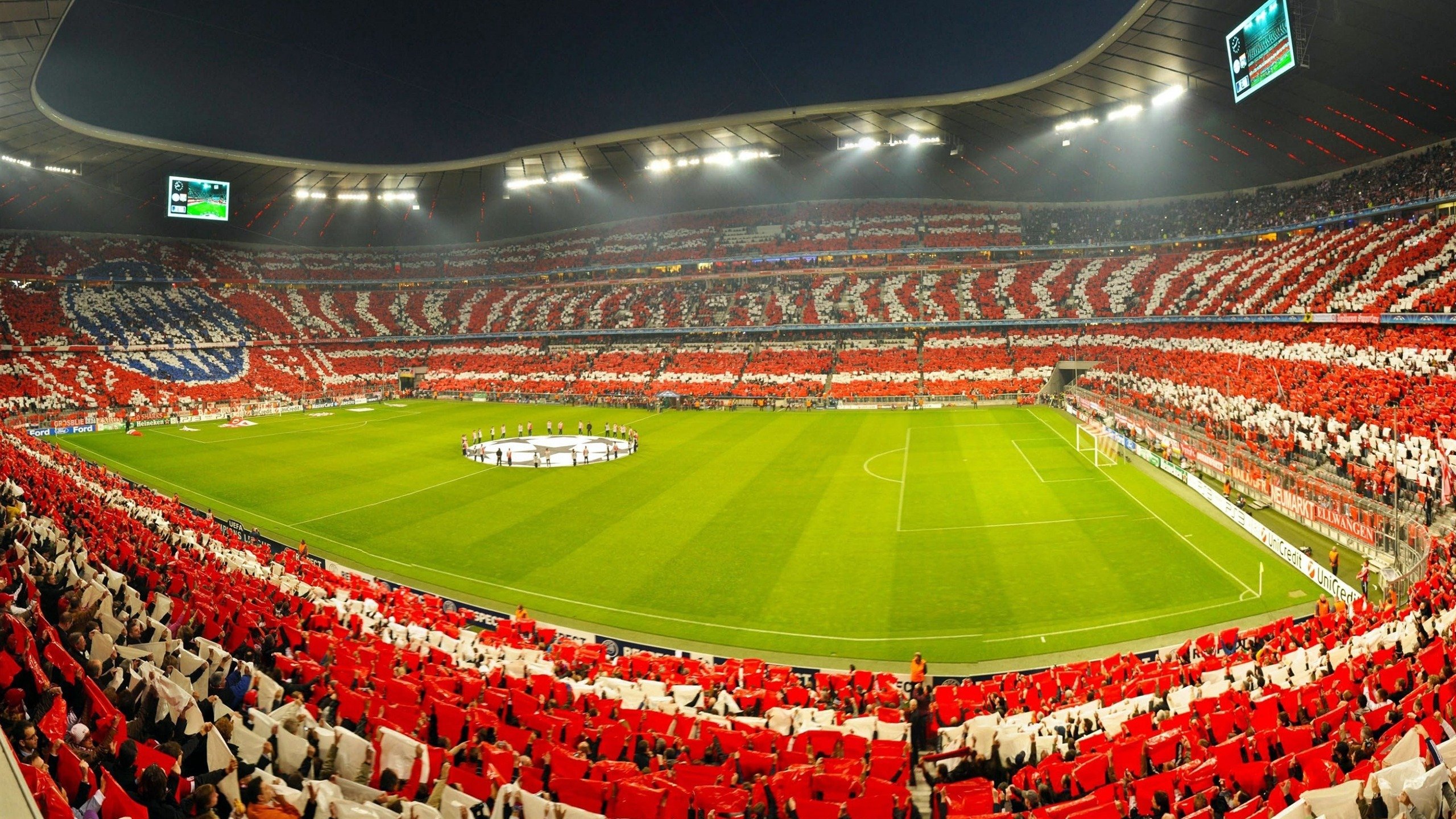 拜仁4-3险胜勒沃库森，莱万完成帽子戏法，拜仁莱万多夫斯基图片